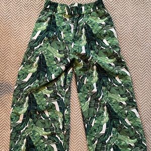 Cropped wide leg resort pants in palm print